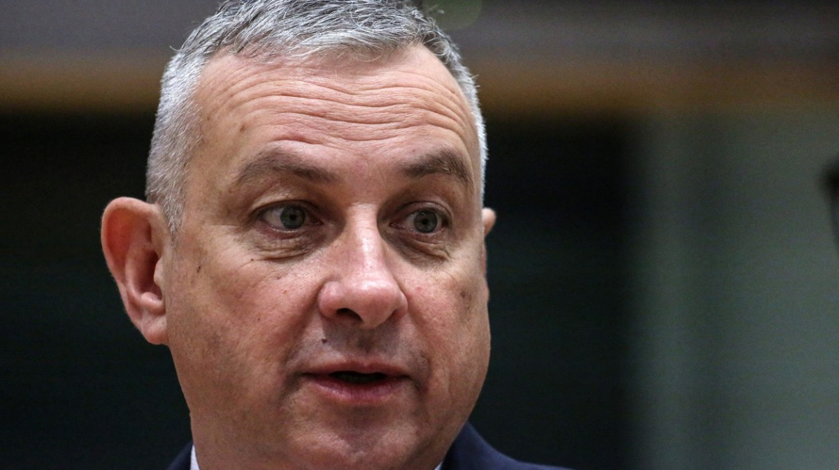 Vláda schválila zastropování cen elektřiny a plynu i pro velké firmy