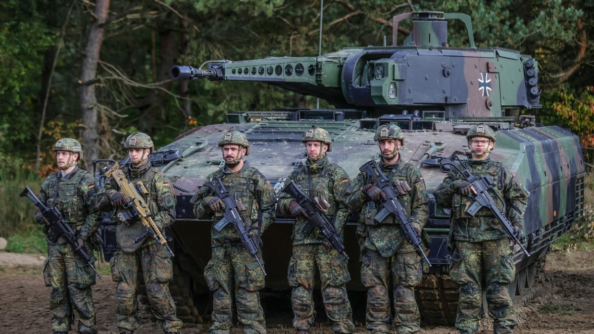 Pokulhávající Puma je pořádný průšvih bundeswehru; ve středu dostaneme první německý tank