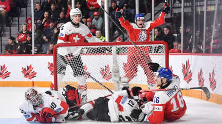 Česká hokejová dvacítka je po vítězství nad Švýcarskem opět v semifinále MS