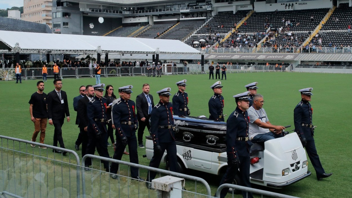 S legendárním Pelém se přišlo v Santosu rozloučit přes 150 tisíc lidí