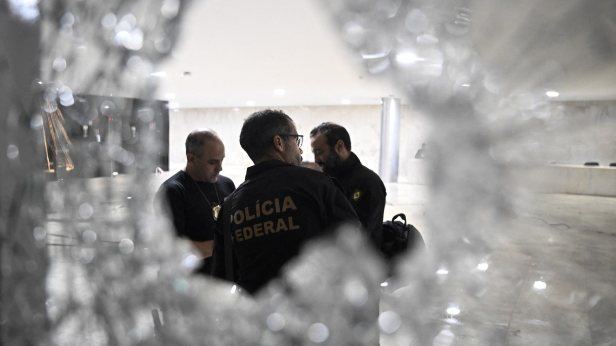 Exprezident Bolsonaro odsoudil útok svých příznivců na veřejné budovy v Brasílii