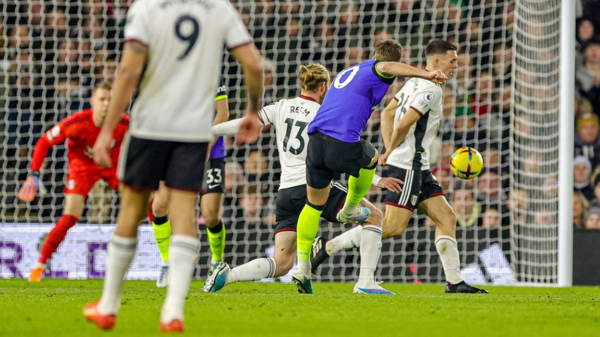 Anglické fotbalové kluby loni poprvé utratily za posily přes dvě miliardy dolarů