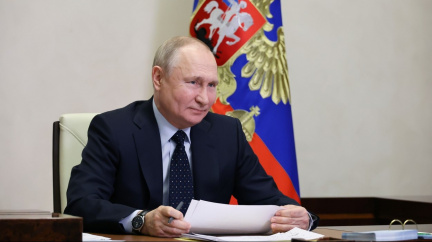 Putin chystá novou ofenzivu a sází na vleklou válku, píše agentura Bloomberg