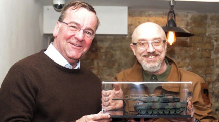 Zelenskyj vyzval k ukončení šíření lží, německý ministr oznámil dodávky tanků Leopard 1