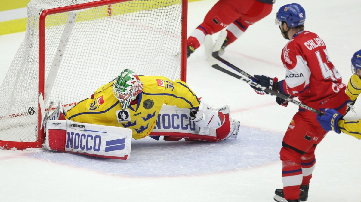 Čeští hokejisté zdolali díky gólu Kloka Švédsko 2:1 v prodloužení