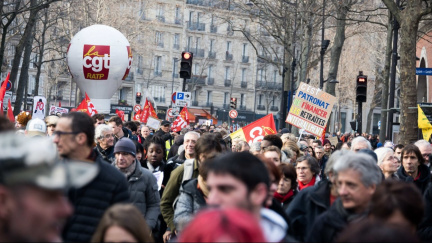 Francouzi protestovali proti penzijní reformě, v Česku podle návrhu MPSV důchody reálně klesnou