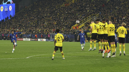 Osmifinále Ligy mistrů: Dortmund porazil Chelsea, Benfica vyhrála v Bruggách