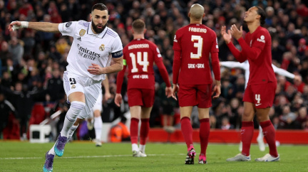 Real deklasoval v osmifinále LM Liverpool 5:2, Neapol uspěla ve Frankfurtu