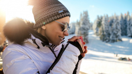 Sluneční brýle po celý rok? Chraňte své oči před UV zářením i v zimě!