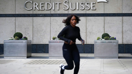 Bankovní titán Credit Suisse končí. Převezme ho rival UBS