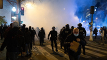Protesty proti francouzské důchodové reformě přerostly 23. března v násilnosti