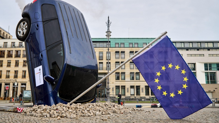 Německo a Evropská komise urovnaly spor o konec spalovacích motorů