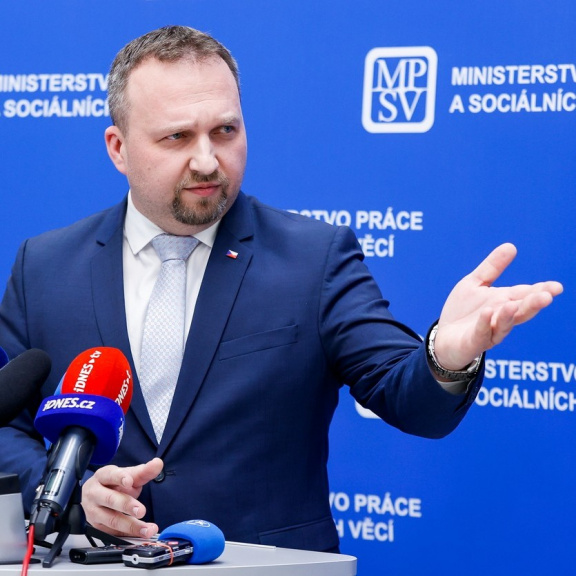 S odškodněním lidí kvůli zpožďování dávek se podle Jurečky nepočítá