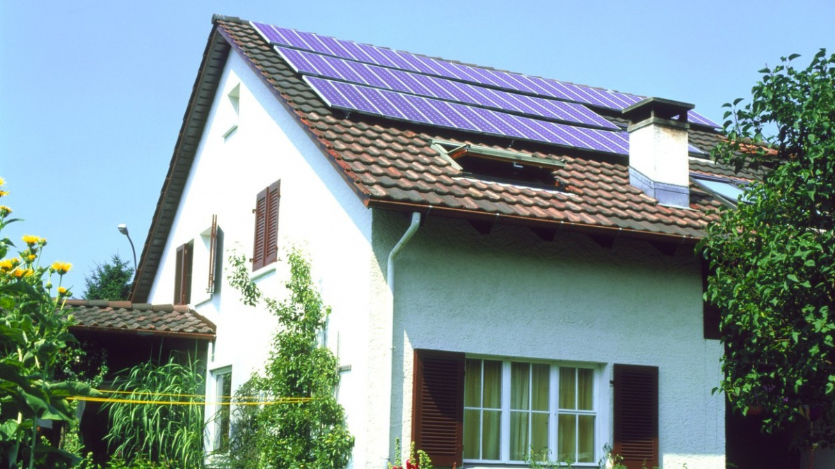 Pět miliard na fotovoltaiku a tepelná čerpadla: Stát zvýšil dotace pětinásobně