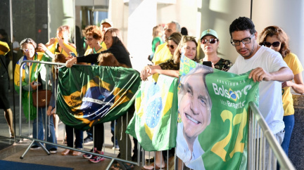 Bolsonaro se vrátil do vlasti, brazilská opozice ho vítá jako lídra