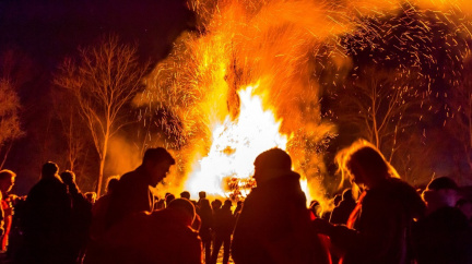 Kde a proč o Velikonocích planou ohně?