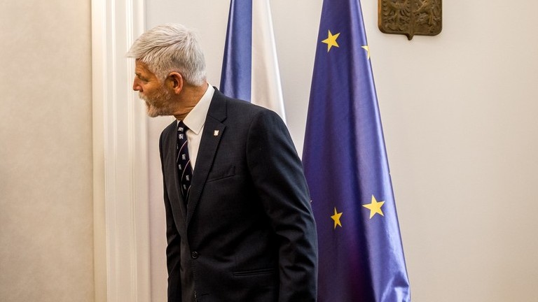 Pavel představil své poradce: Kysela, Marek, Bezděk, Poláková… a tak trochu i Farský