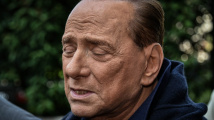 Silvio Berlusconi trpí leukémií a má zápal plic