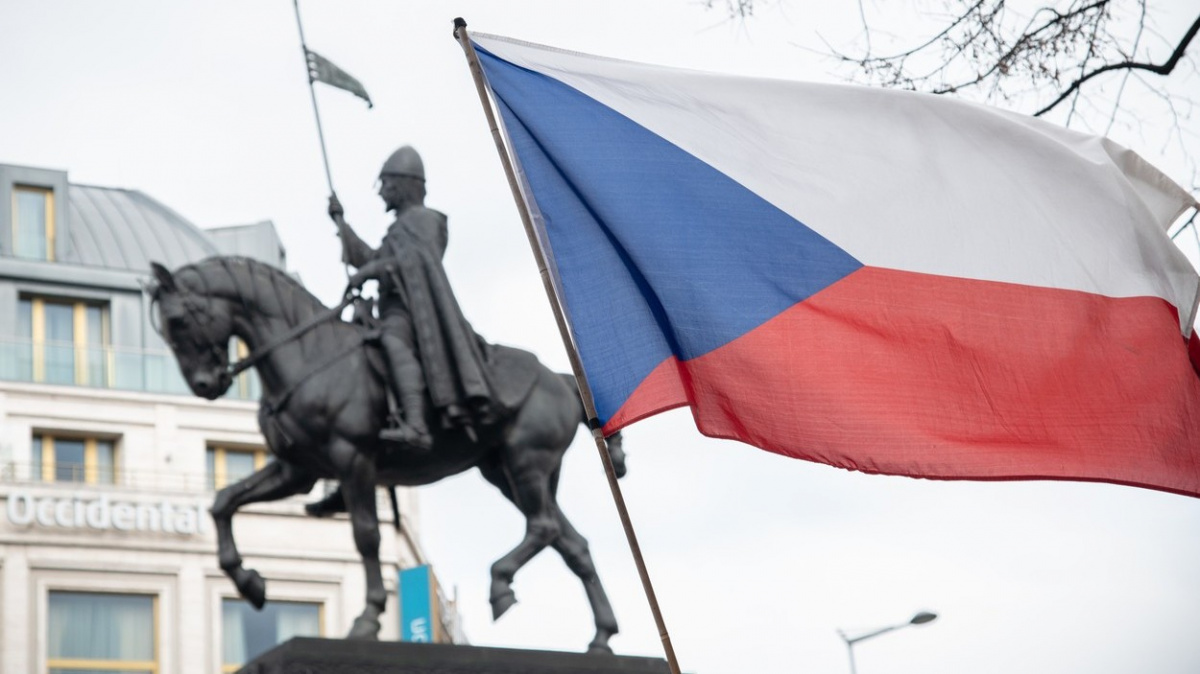 Tisíce demonstrantů v centru Prahy žádaly co nejrychlejší konec Fialovy vlády