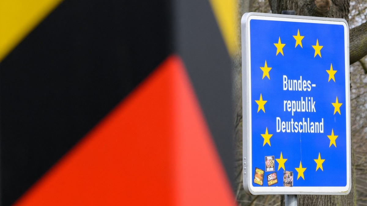 Kvůli migrantům chce Německo umožnit kontroly na všech svých hranicích