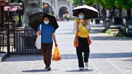 Vlna veder ohrožuje ekonomiku Číny, která se stále zotavuje z dopadů pandemie