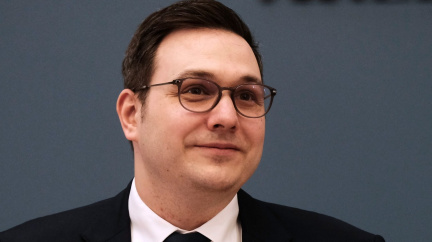 Vláda zrušila devět dávných usnesení, jimiž se svěřily pozemky Rusku k bezplatnému užívání