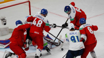 Čeští hokejisté po obratu porazili Slovinsko 6:2, hattrick vstřelil Kubalík