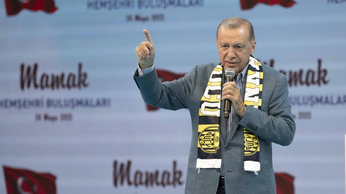 Čím to je, že si Erdogan udržel popularitu navzdory všem problémům?