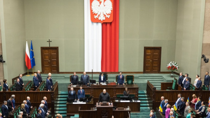 Šéf ukrajinského parlamentu kondoloval v polském Sejmu rodinám obětí volyňského masakru