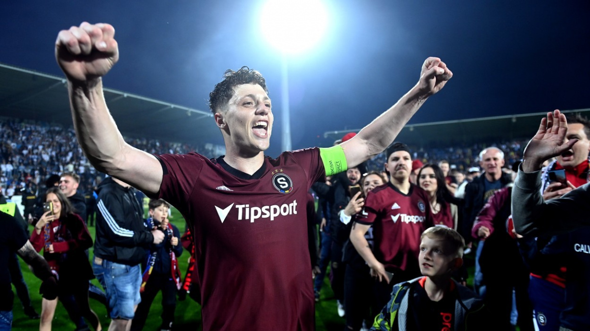 Nejlepším hráčem sezony ve fotbalové lize byl zvolen Krejčí, trenérem Priske