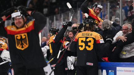 Němci otočili duel s Američany a ve finále hokejového MS vyzvou Kanadu