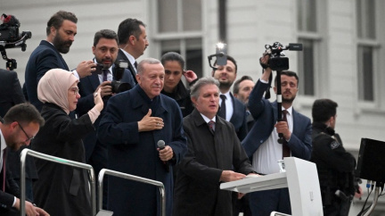 Aktualizováno: Tureckým prezidentem bude dál Erdogan, poděkoval voličům