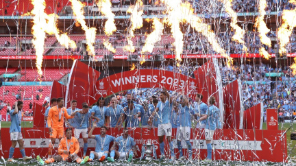 Manchester City i díky rekordnímu gólu vyhrál Anglický pohár a bojuje o treble