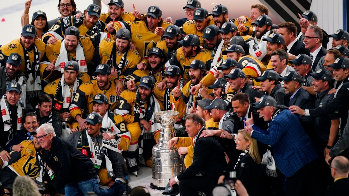 Hokejisté Vegas nasázeli Floridě devět gólů a získali Stanleyův pohár