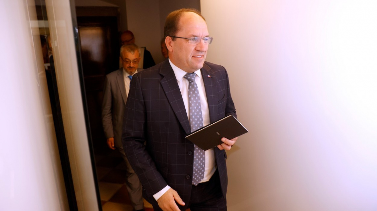 Ministra Nekulu ve funkci vystřídá zemědělský diletant Výborný