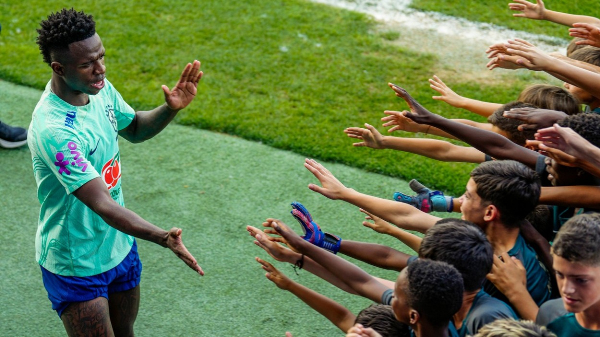 Útočník Realu Vinícius Júnior povede zvláštní komisi FIFA proti rasismu