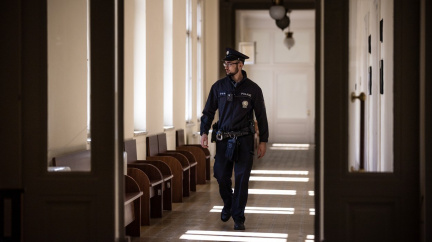 Aktualizováno: Útočník z českobudějovické nemocnice je obviněn z těžkého ublížení na zdraví