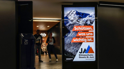 Aktualizováno: Švýcaři v referendu schválili návrh zákona o uhlíkové neutralitě i vyšší daň velkým podnikům