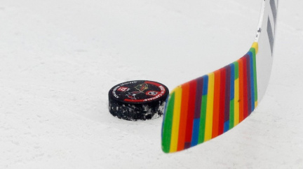 Kvůli šaškování s duhou upustí NHL od speciálních dresů na rozbruslení