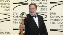 Ve Varech začal filmový festival, Křišťálový globus převzal Russell Crowe