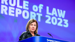 Podle Bruselu Česko v reformě justice pokročilo, nejvíce problémů má prý stále Polsko a Maďarsko