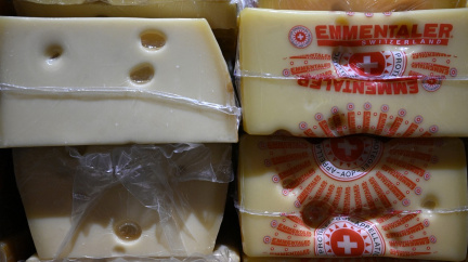 Další jistota padla: Švýcarsko letos poprvé doveze více sýra, než kolik ho vyveze