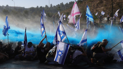 V Izraeli pokračují protesty proti vládě a její soudní reformě, která prošla prvním čtením