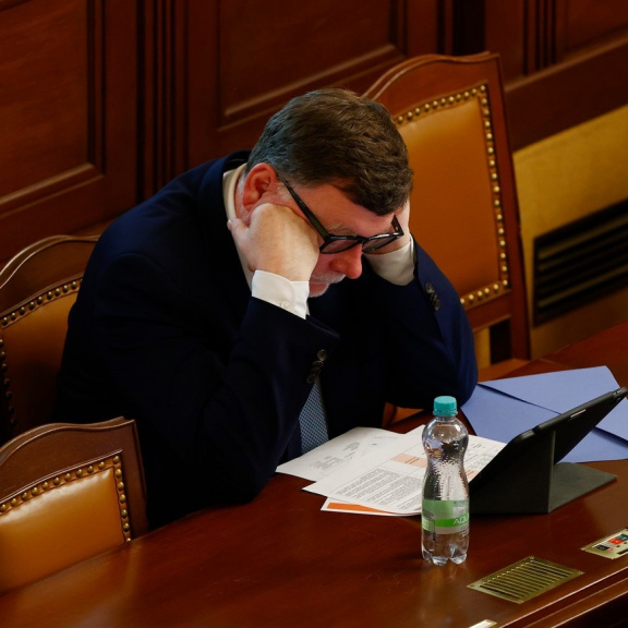Proti vládní většině neměly protinávrhy šanci: Vládní „balíček“ prošel prvním čtením
