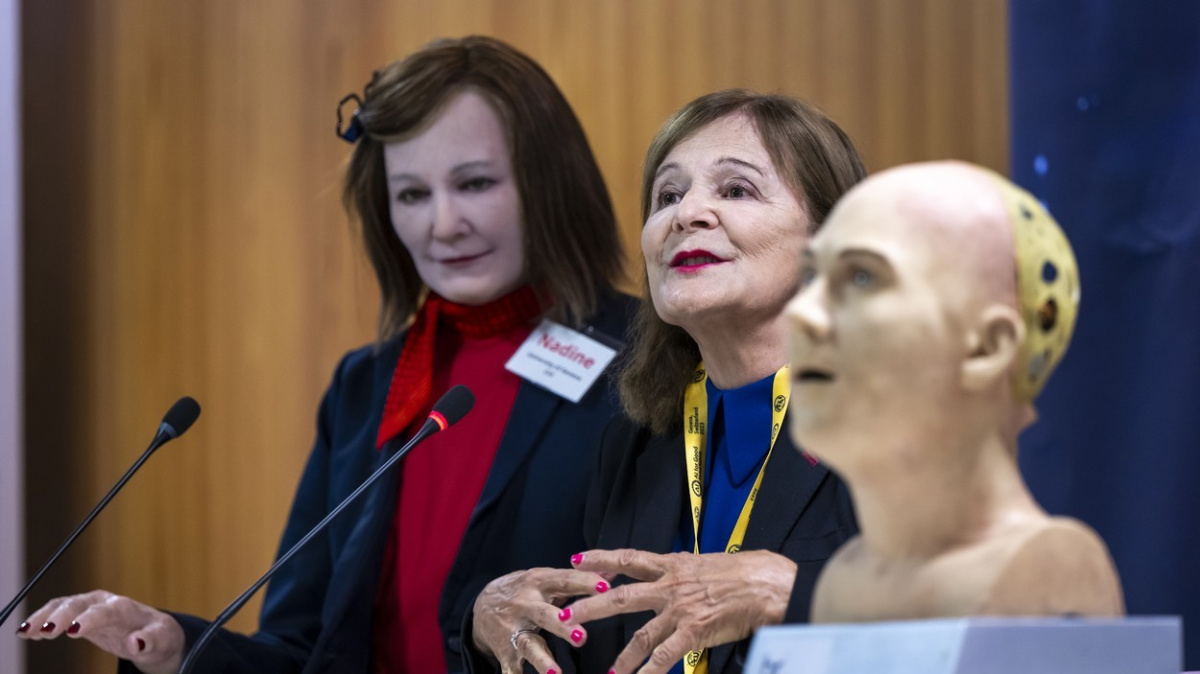 Většina robotů je ženských. Odrážejí totiž mužskou touhu a nevypadají tak nebezpečně