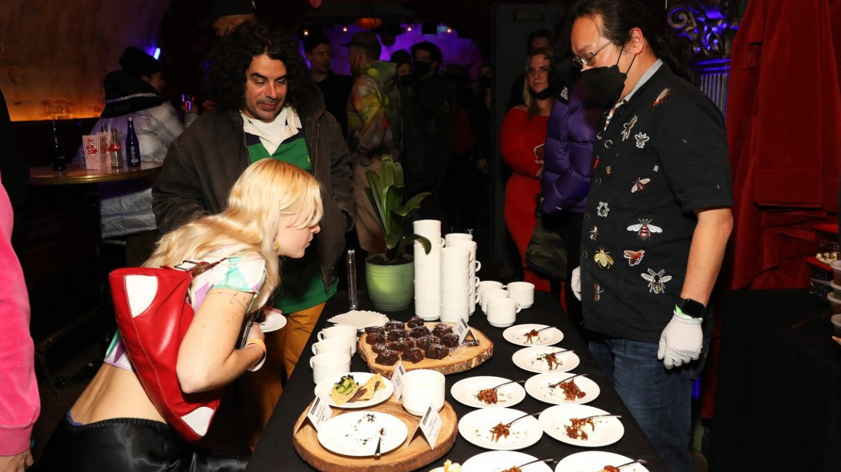 Makaróny se sýrem a cvrčky? Tento šéfkuchař chce změnit stravování ve světě