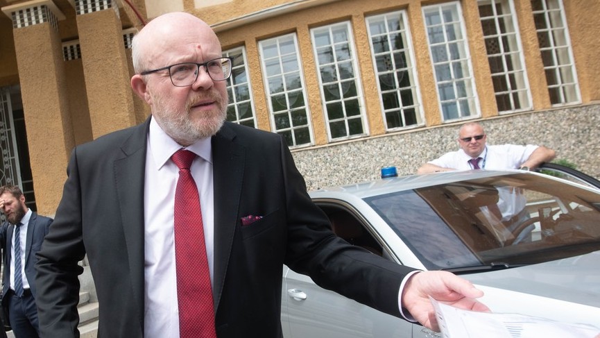 Stiborek má jednu z nejpřísnějších prověrek, hájí šéfa IKEMu Válek. Není to pravda