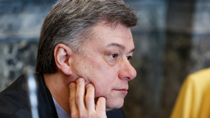 Piráti budou hlasovat o výzvě k odvolání ministra Blažka, z vlády se jim ale odejít nechce