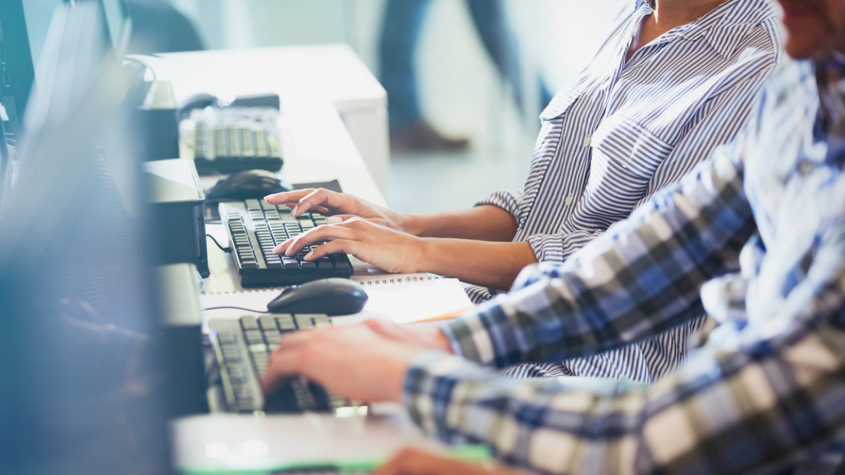 Žadatelé o trvalý pobyt si mají zkoušku z češtiny platit, projedná to vláda