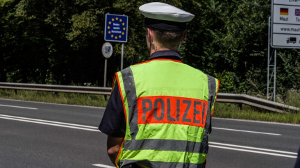 Hesenský premiér požaduje zavedení kontrol na hranici s Polskem a Českem